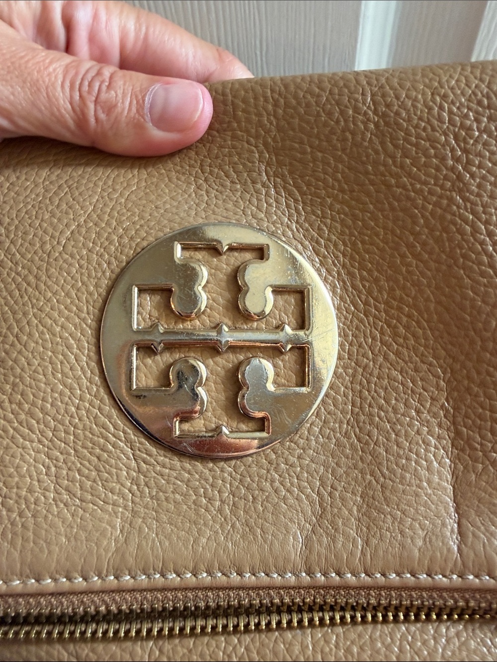Tory Burch Amanda Foldover Pebbled Leather Crossbody Bag Clutch Tan - Picture 2 of 7